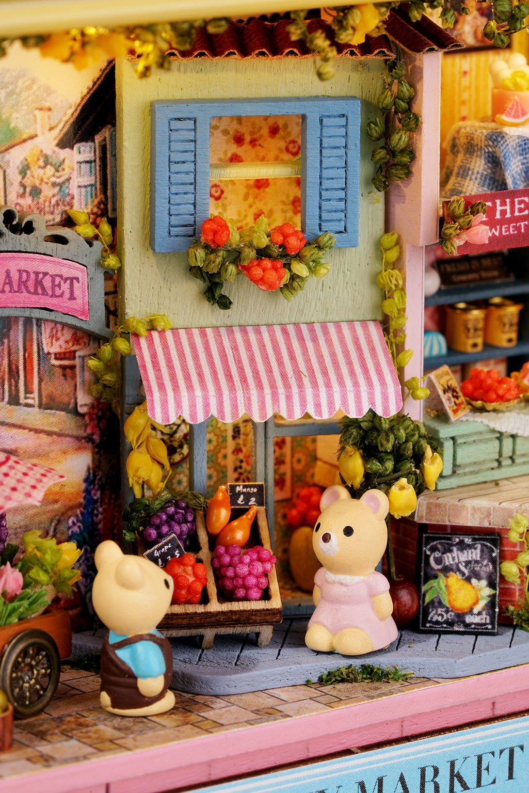 Lucky Market Box Theatre – Dreamland Trilogy Miniature Kit | DIY Handcrafted Scene by TJWFUNFUN